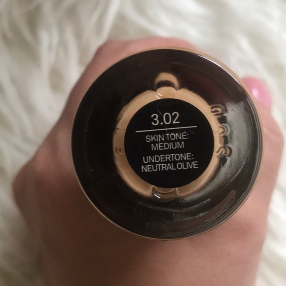 SMASHBOX FOUNDATION - Picture 2 of 4